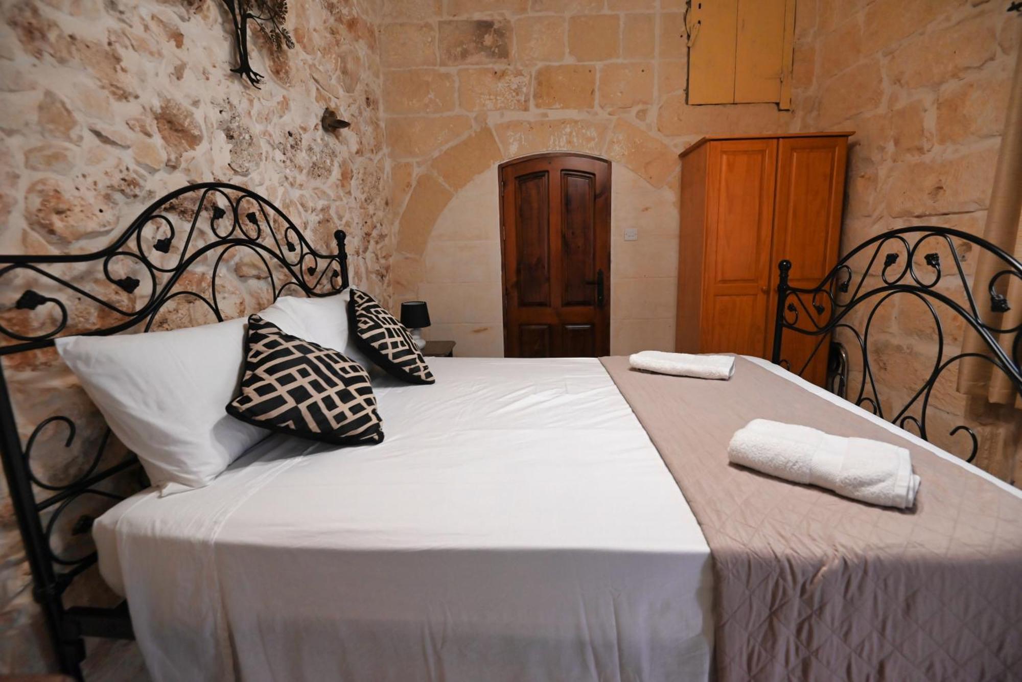 The Cloisters Bed And Breakfast Шаара Экстерьер фото