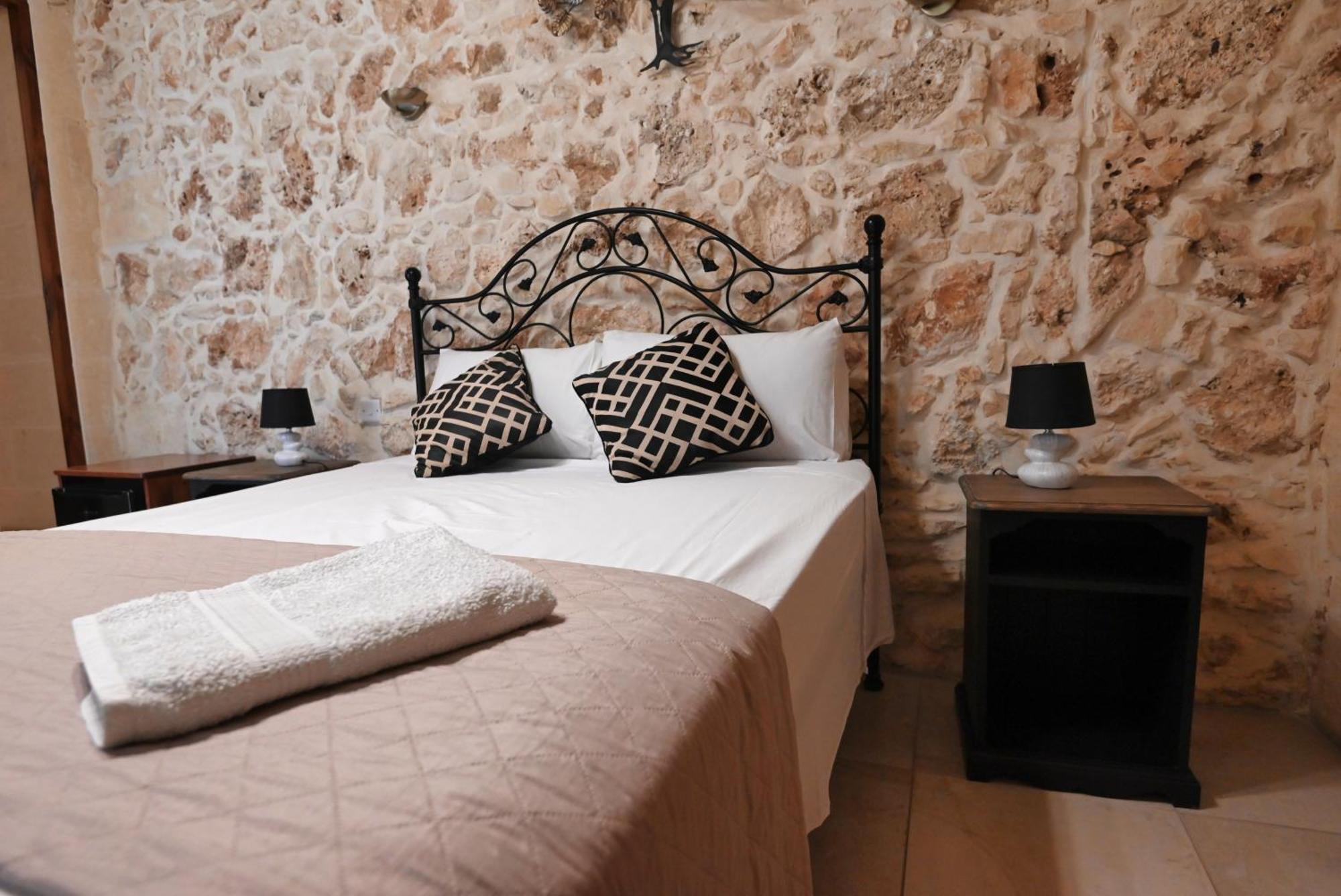 The Cloisters Bed And Breakfast Шаара Экстерьер фото