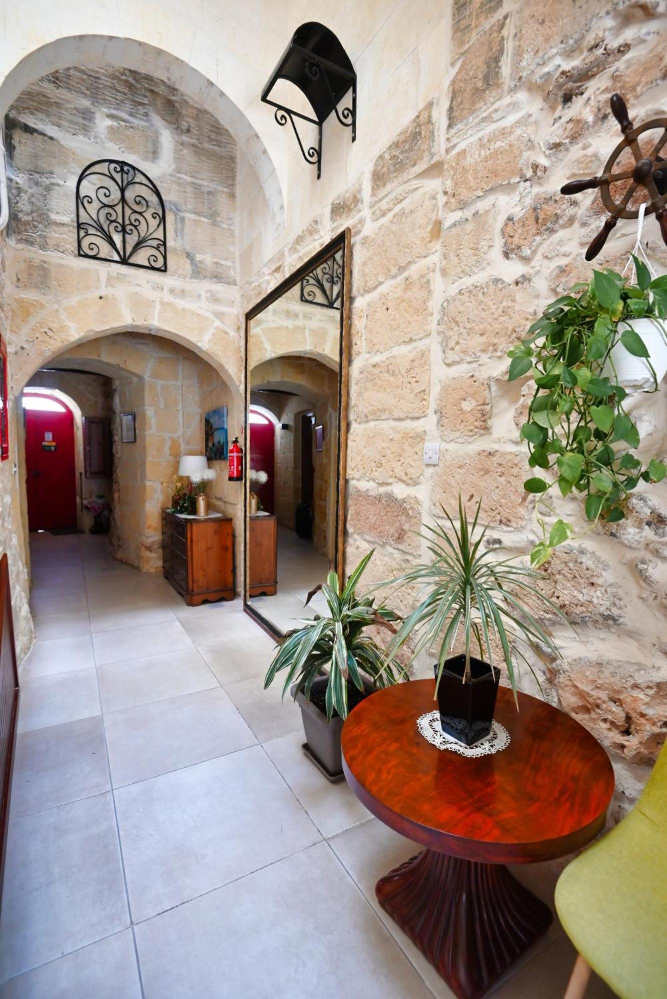 The Cloisters Bed And Breakfast Шаара Экстерьер фото